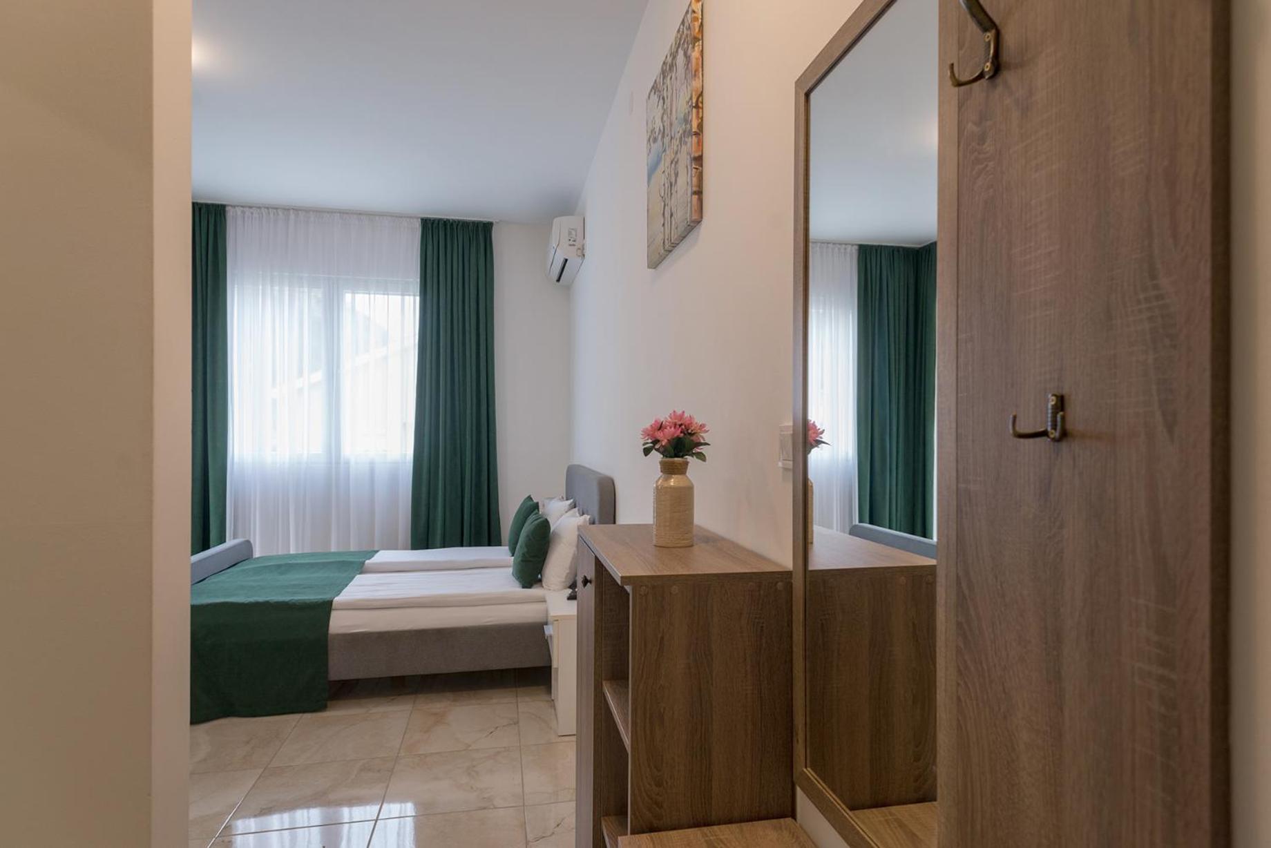 Apartments Sunrise Herceg Novi Exterior photo